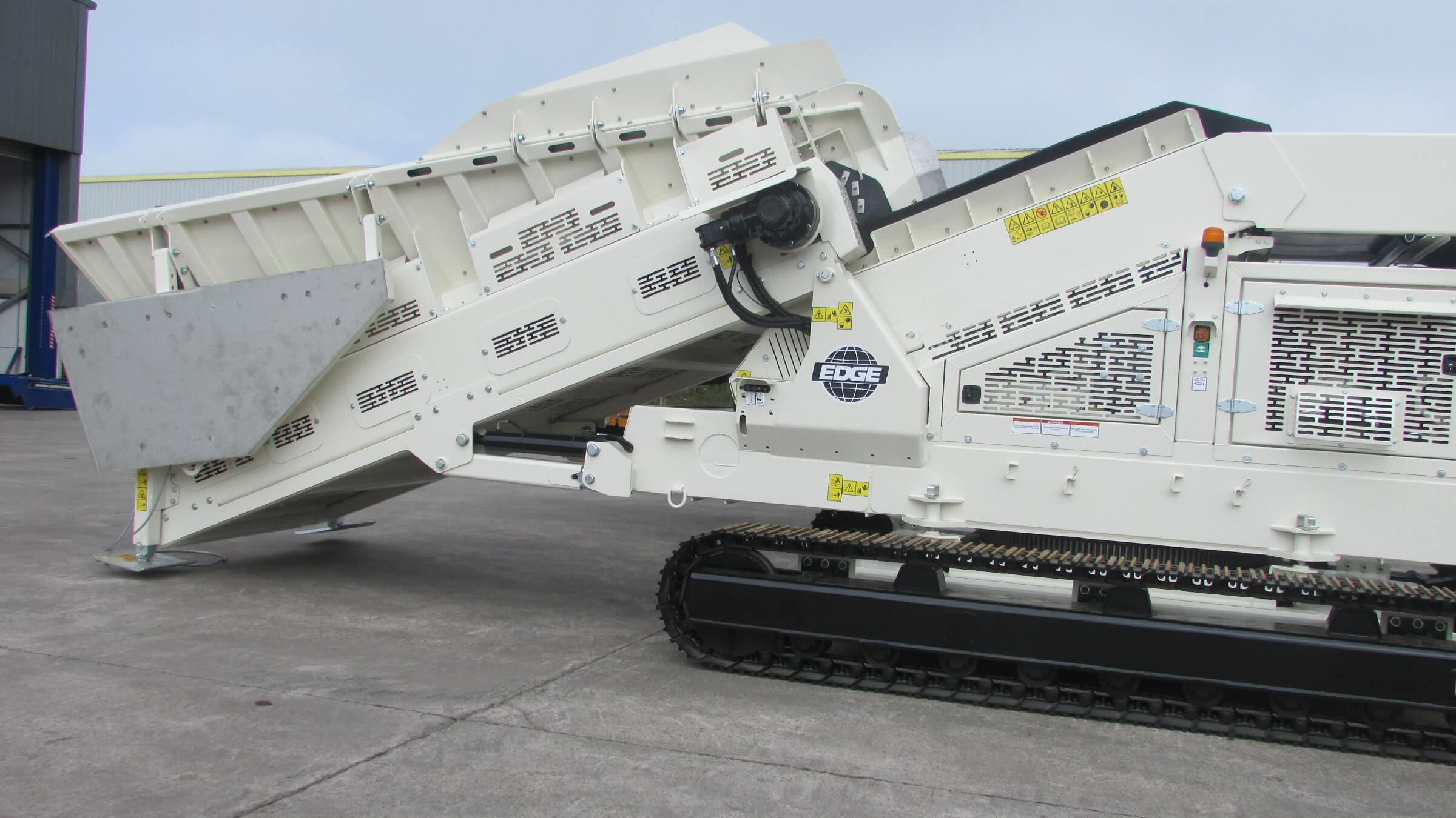 Edge Low Feed Track Stockpiler- 360° Slew