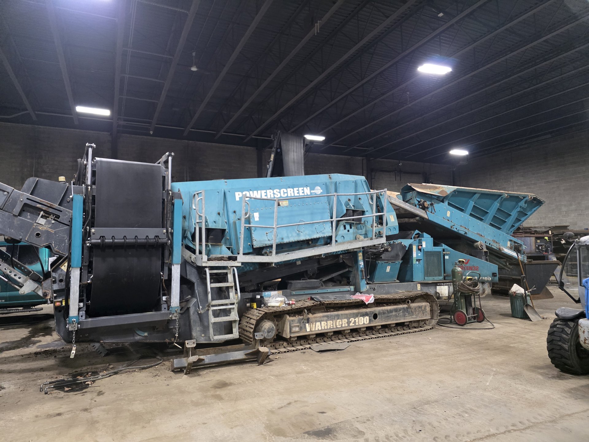 2017 Powerscreen Warrior 2100 Apron Screen