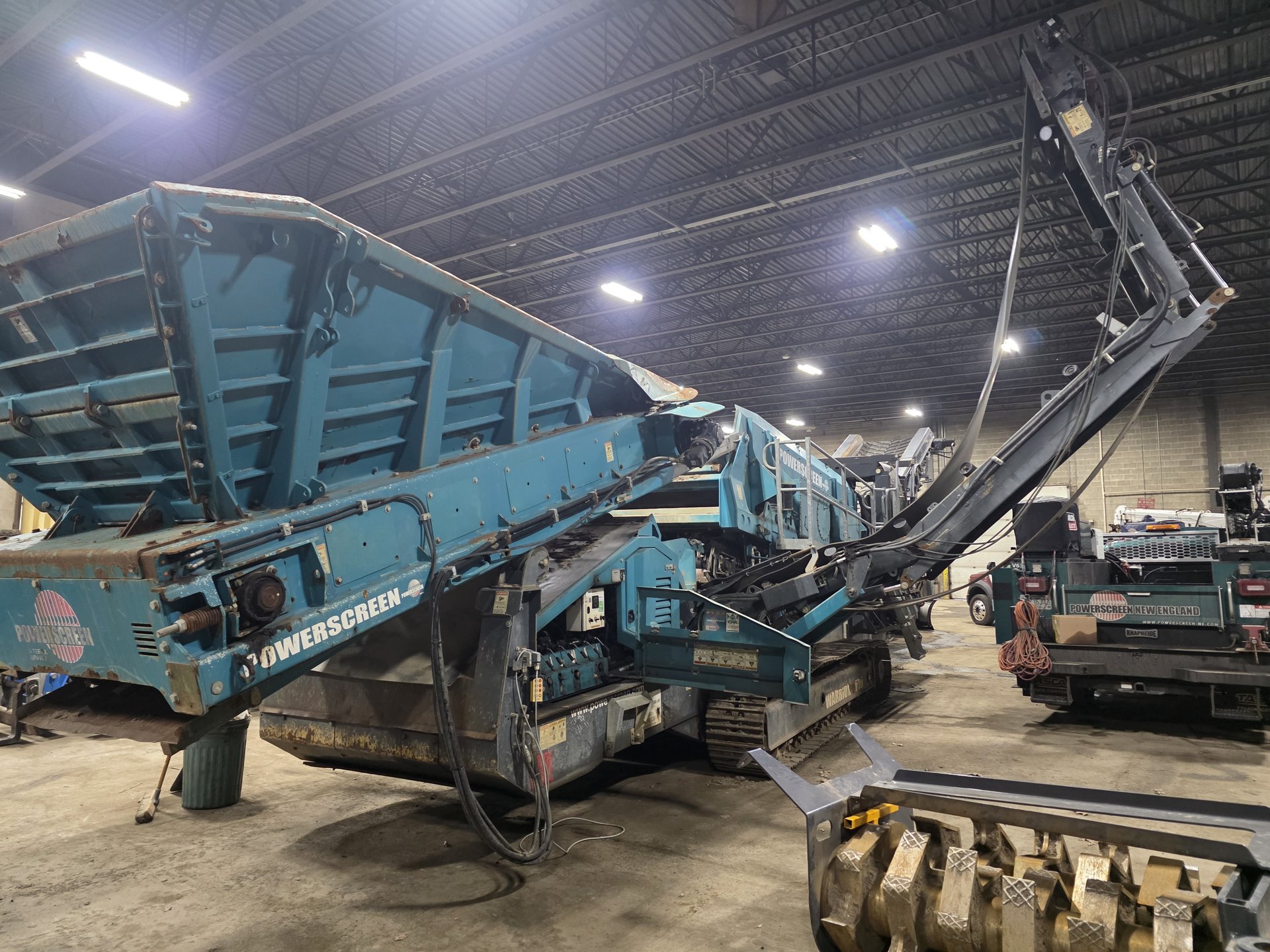 2017 Powerscreen Warrior 2100 Apron Screen