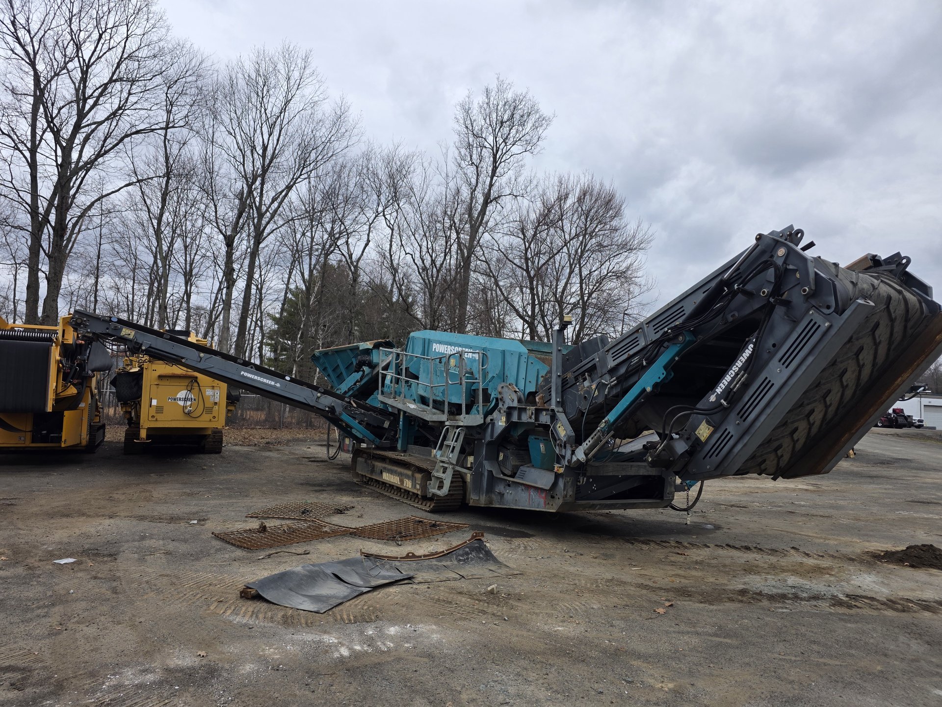 2017 Powerscreen Warrior 2100 Apron Screen
