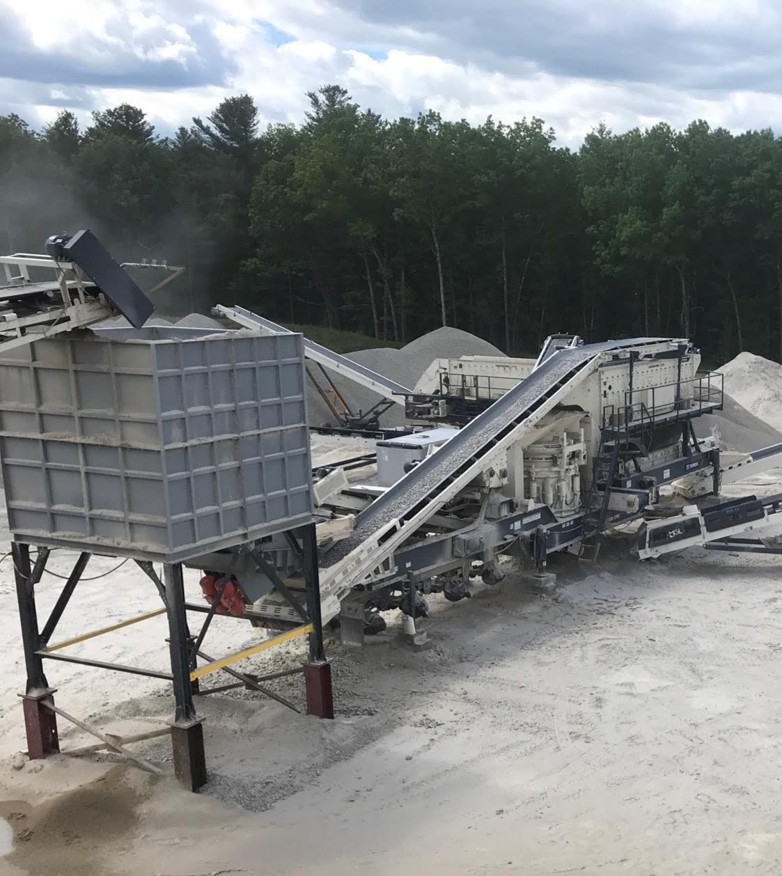 2019 MEKA 30M Surge Bin Hopper Feeder