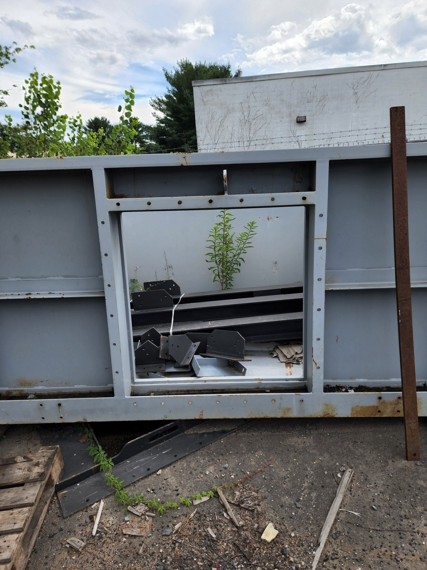 2019 MEKA 30M Surge Bin Hopper Feeder