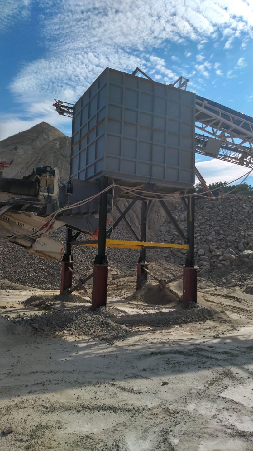 2019 MEKA 30M Surge Bin Hopper Feeder