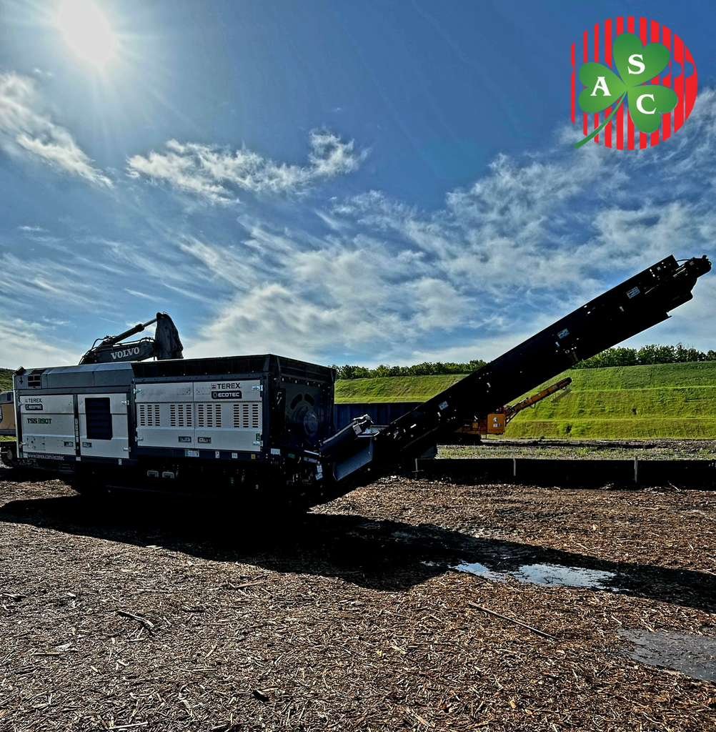 2025 Terex Ecotec TSS390T Shredder