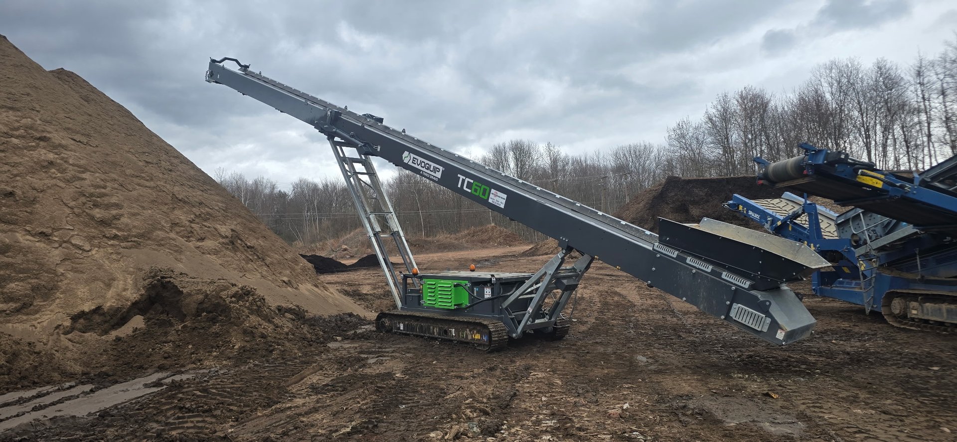 EvoQuip TC60 Tracked Conveyor