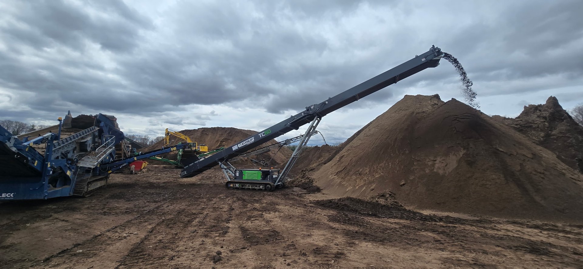 EvoQuip TC60 Tracked Conveyor